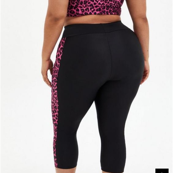 TORRID swimsuit rashguard and capri set, women’s plus size 1, 1X. - Picture 10 of 15